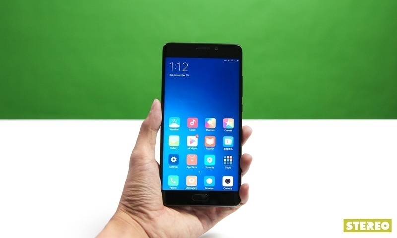 Trên tay Xiaomi Mi Note 2: Vừa lạ mà lại rất thân quen!