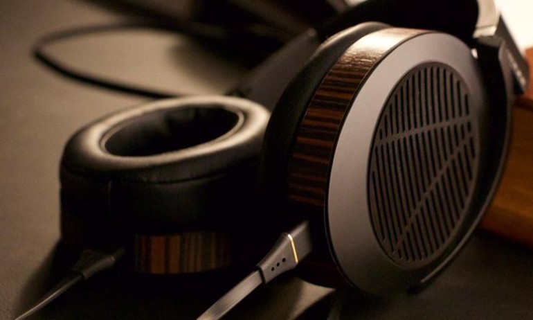 CES 2014: Audeze giới thiệu bộ đôi headphone EL-8 và ampli Deckard
