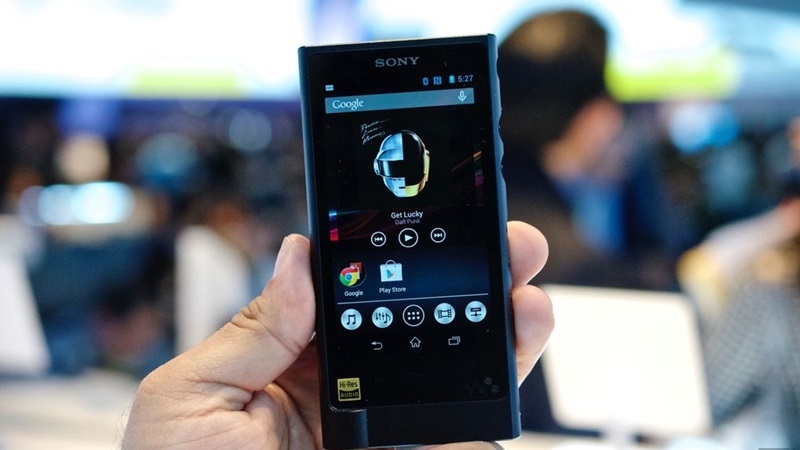 CES 2015: máy nghe nhạc Sony ZX2 bước ra đời thực