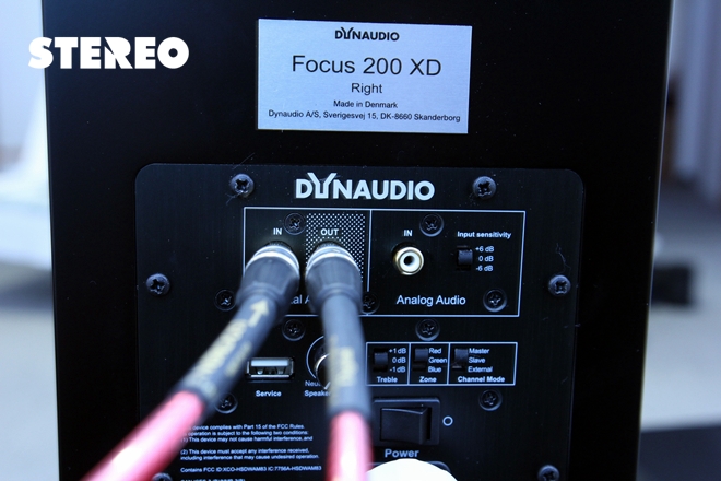 Khui thùng cặp Dynaudio Focus 200 XD: 3 trong 1