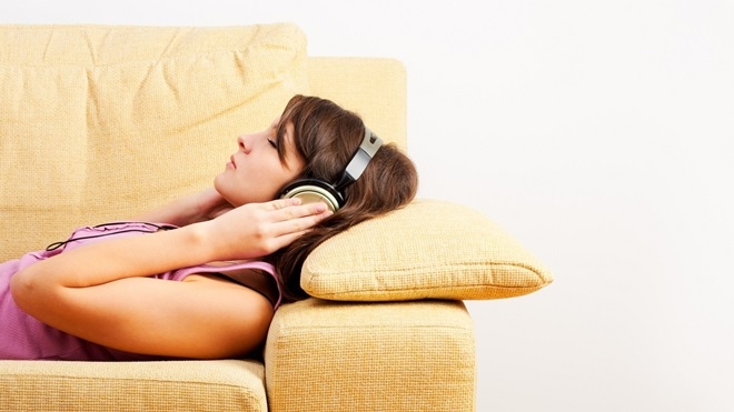 [Stereo Wiki]Lợi và hại của việc nghe nhạc khi ngủ