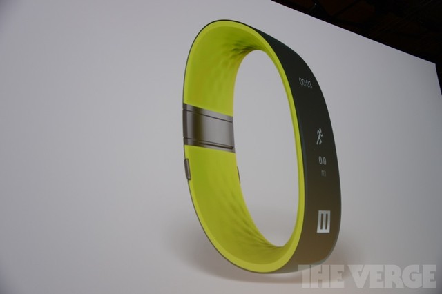 HTC chính thức giới thiệu One M9 với loa ngoài 5.1