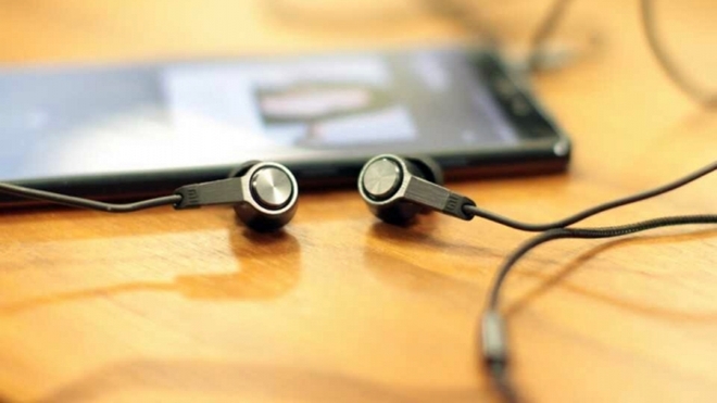 Xiaomi giới thiệu tai nghe giá rẻ mới Mi In-Ear
