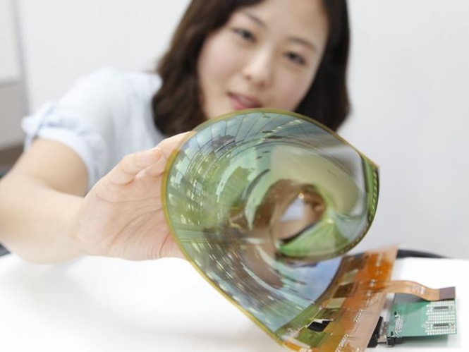 LG giới thiệu màn hình OLED có thể cuộn tròn