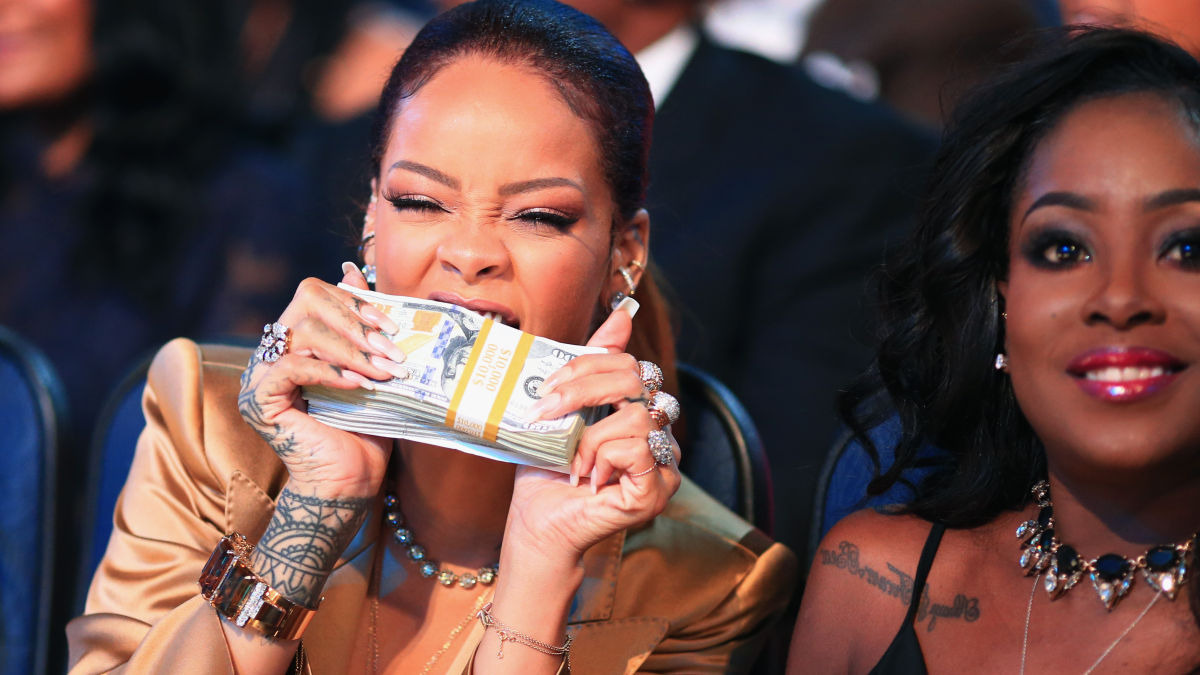 Rihanna “bắt cóc” 80 fan hâm mộ để ra mắt MV mới