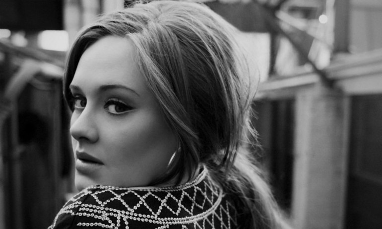Adele gây xúc động với 28 giây của ca khúc mới bí ẩn