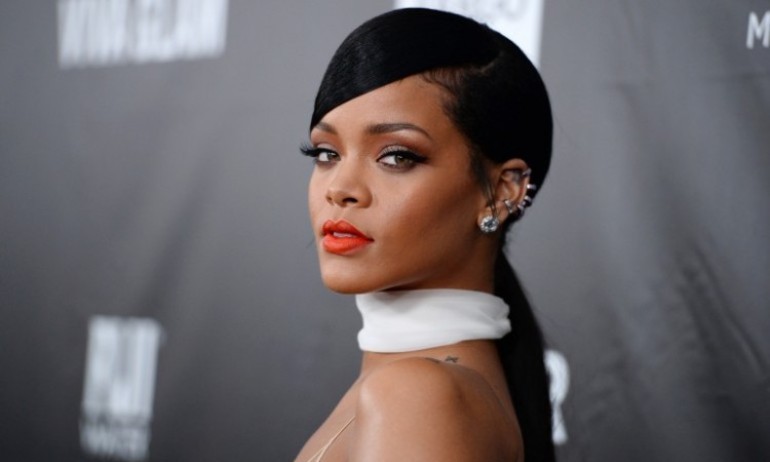 Đạo diễn Luc Besson đã “lôi kéo” được Rihanna về với ‘Valérian’