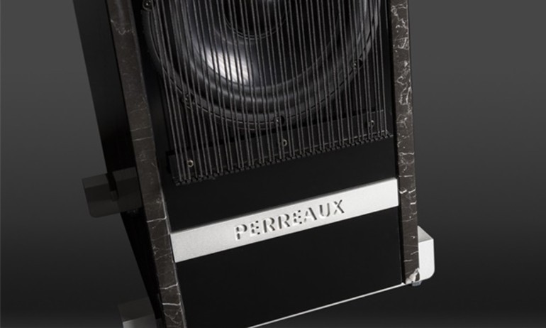 Perreaux ra mắt SR58, loa cột ốp đá tự nhiên nặng 104kg