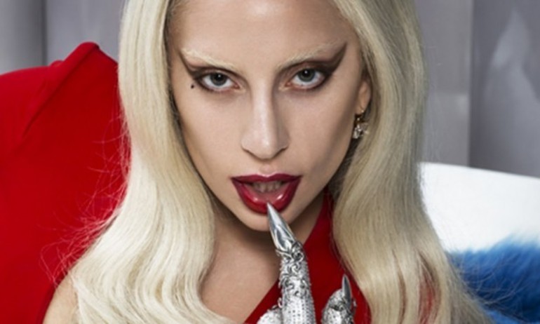 Diễn đơ, Lady Gaga vẫn được đề cử Quả Cầu Vàng 2016