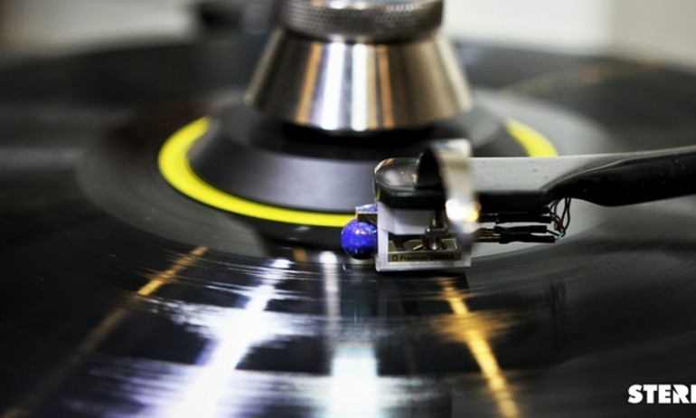 Streaming online và đĩa nhựa giúp nhạc cũ bán chạy hơn nhạc mới?