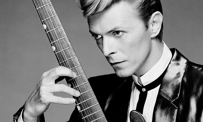 Người hùng âm nhạc thế giới David Bowie đã qua đời
