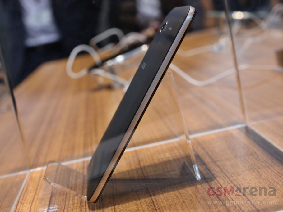 [CES 2016] Zenfone Max lên kệ: Pin 5000mAh, giá 5 triệu
