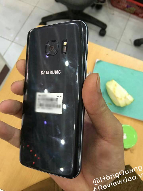 Galaxy S7 lộ ảnh tại Việt Nam: camera hết lồi, mặt lưng cong