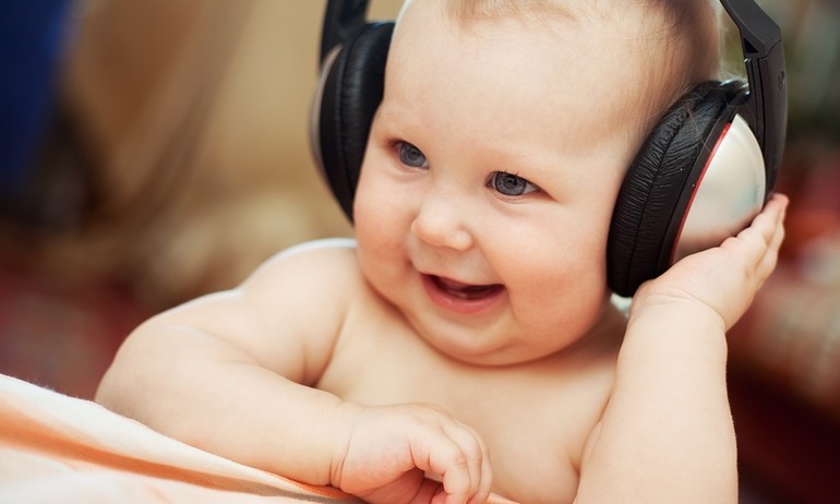 “Nghe nhạc cổ điển giúp trẻ thông minh hơn” – Đúng hay sai?