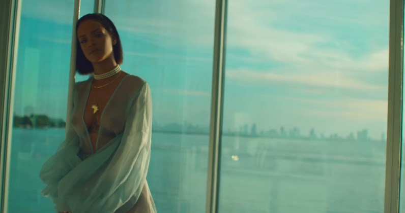 Phong cách đột phá của Rihanna trong MV mới “Needed Me”