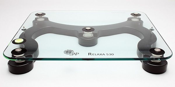 Relaxa 530: kệ máy chống rung bằng từ tính, giá trên 20 triệu đồng
