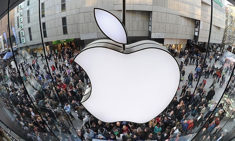 Giá cổ phiếu “chạm đáy”, Apple điêu đứng vì iPhone