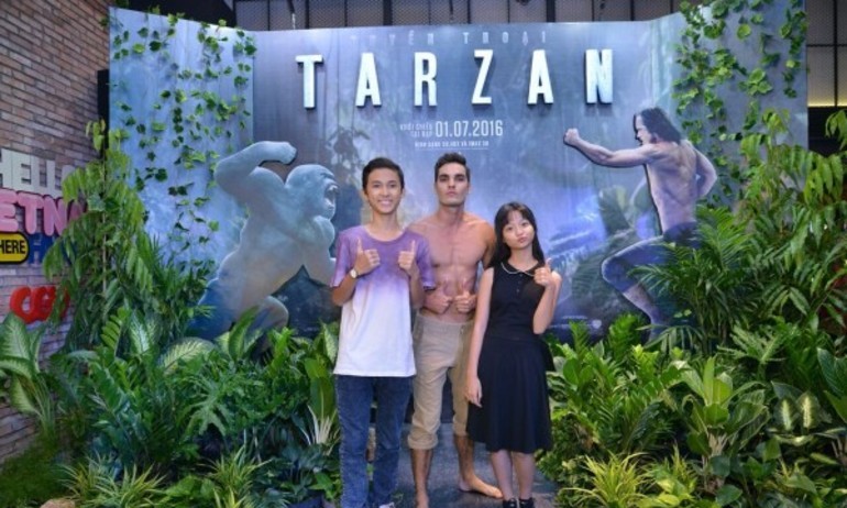 Dàn sao Việt nô nức đi xem Huyền Thoại Tarzan