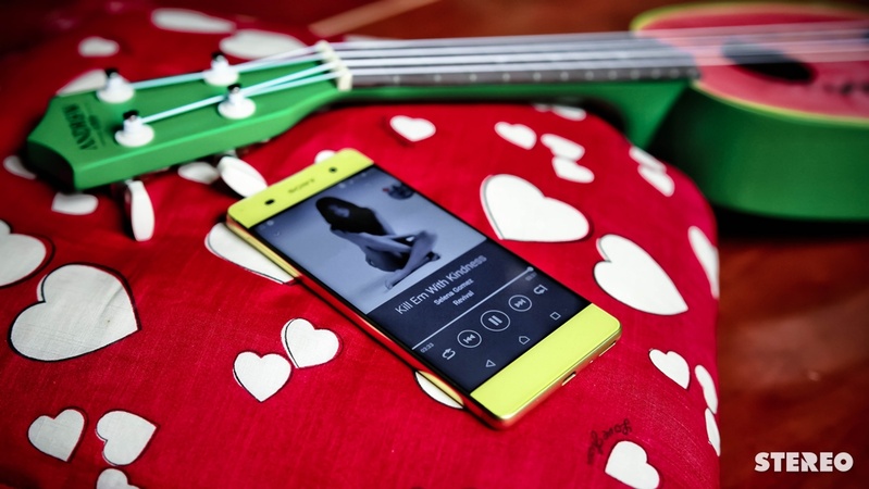 Trên tay Xperia XA Lime Gold: Thiết kế không viền siêu cá tính
