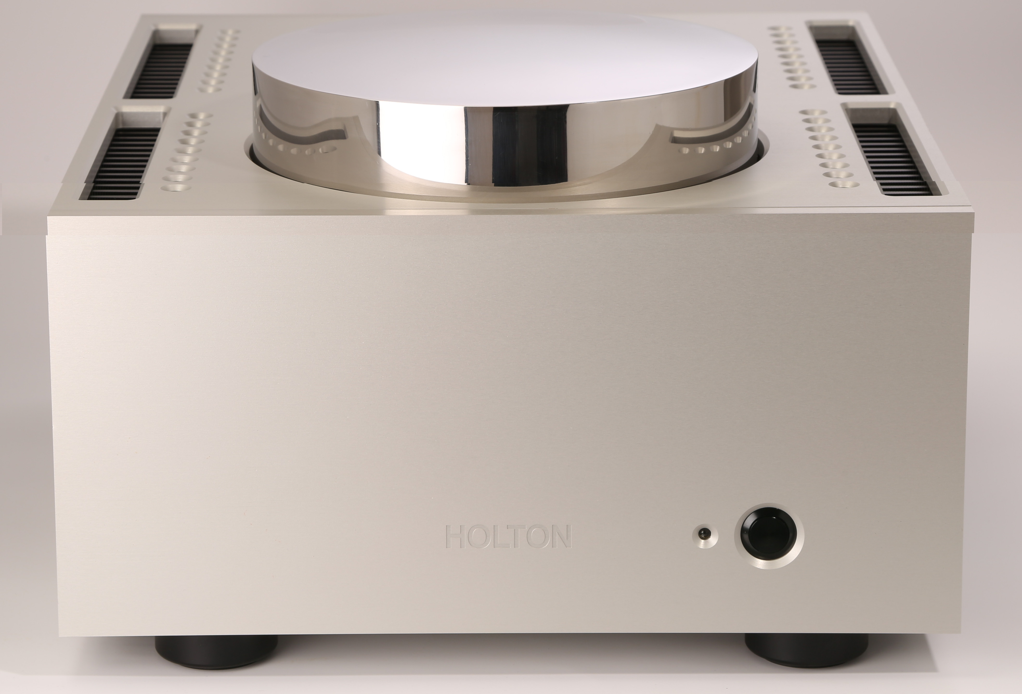Holton Audio Ex Nihilo monoblock – “quái vật” ampli công suất 900W