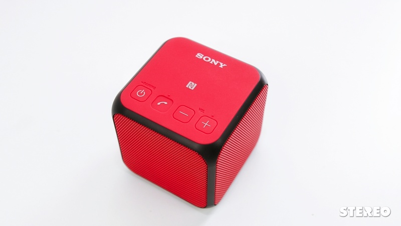Mở hộp loa di động Sony SRS X11: Nhỏ mà có võ!