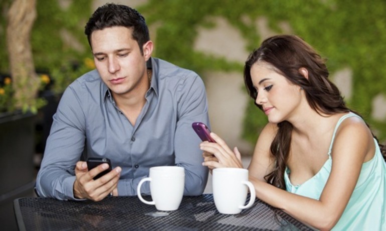 Facebook “ủ mưu” tính năng chat mới cho các cặp đôi “sớm nắng chiều mưa”