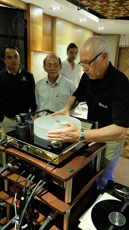Chuyên gia McIntosh chia sẻ kinh nghiệm sử dụng thiết bị hi-end tại Đông Thành – Hòa Phúc