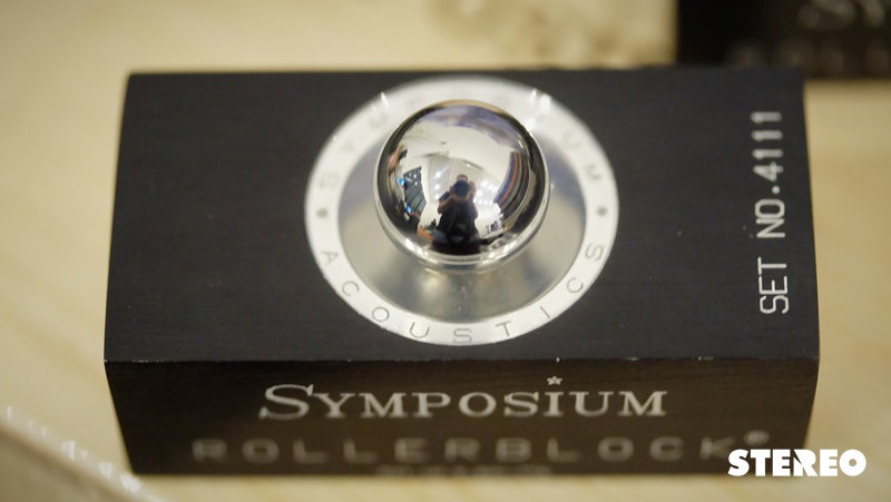 Symposium Rollerblock Seris 2+: Chống rung cho nguồn phát digital trong dàn máy hi-fi
