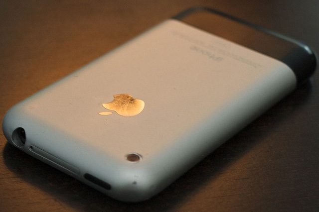 Lượn một vòng eBay, săn iPhone 2G “cổ lỗ sĩ” giá nghìn Đô