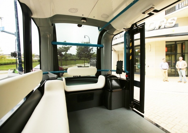 Chiêm ngưỡng xe buýt mini được sản xuất bằng công nghệ 3D đầu tiên