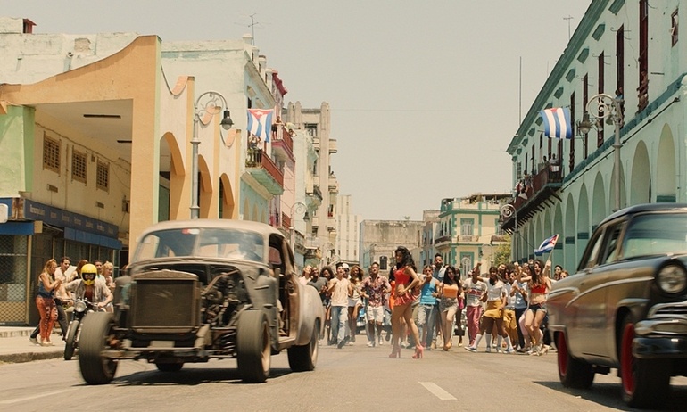 Fast & Furious 8 tung trailer đầu tiên đầy kịch tính