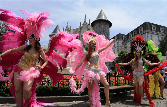 Đi ngay kẻo trễ, Carnival rực rỡ sắc màu mừng Tết 2017 chưa từng có tại Bà Nà Hills