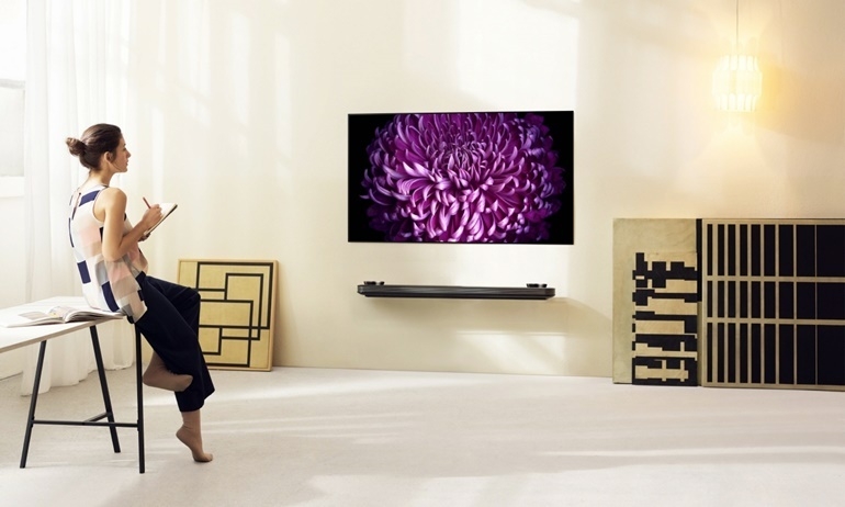 [CES 2017]  LG giới thiệu dòng TV Signature OLED với độ mỏng  2,57mm “như tranh treo tường”