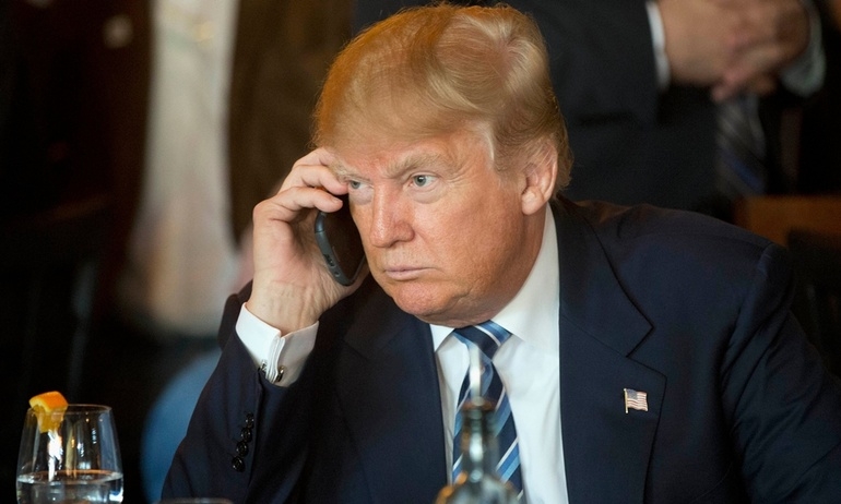 Donald Trump bị bắt bỏ điện thoại cũ ngay khi nhậm chức