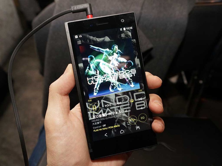 Onkyo Granbeat DP-CMX1 chính thức ra mắt, smartphone nghe nhạc đầu tiên có Dual DAC