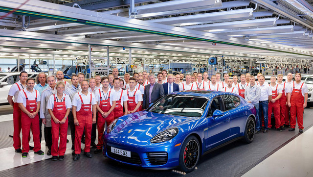 Mãn nhãn với tour khám phá nhà máy sản xuất xe sang Porsche