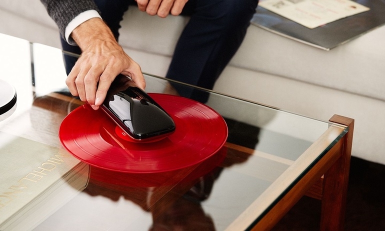 Ngắm nhìn Love - chiếc mâm đĩa không dây thông minh đầu tiên trên thế giới