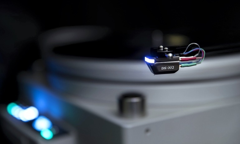 DS Audio ra mắt cartridge quang học DS 002 