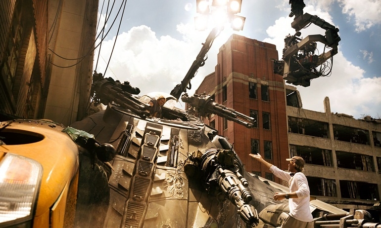 Michael Bay tiết lộ kĩ thuật quay 3D tốn kém 15 triệu đô trong Transformers