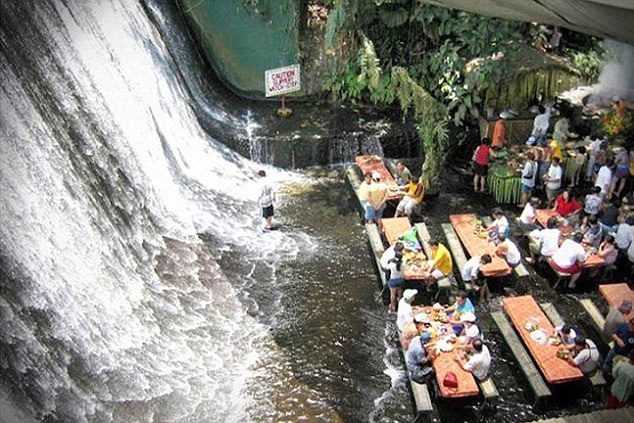 Đi Philippines là phải thử nhà hàng Thác Nước mát nhất hành tinh này!