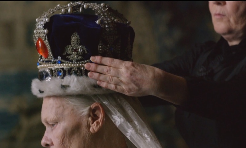 Vén màn “thâm cung bí sử” của nữ hoàng quyền lực nhất nước Anh qua trailer Victoria & Abdul.