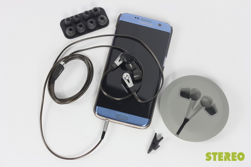Tai nghe Denon AH-C820: Lựa chọn tốt để nghe nhạc với smartphone