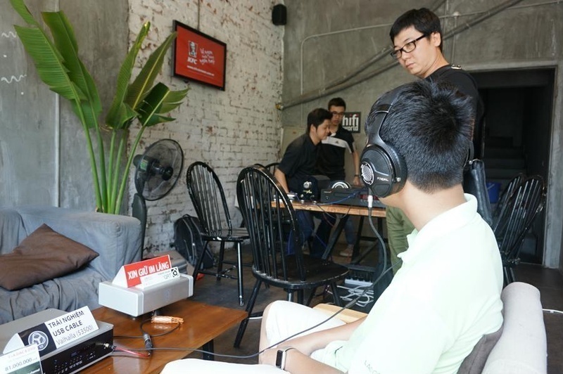 Giao lưu cộng đồng chơi headphone tại Hà Nội