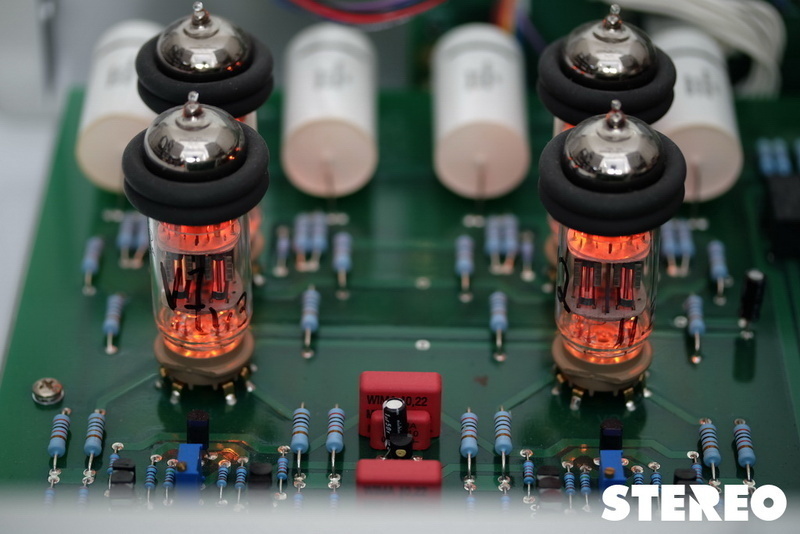 Audio Research LS28: Line-stage preamp của dòng Foundation Series 
