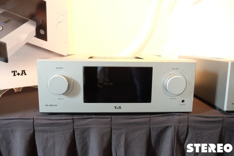 Music receiver T+A R 1000 E & loa Dynaudio Special 40: phối ghép tối ưu hiệu quả sử dụng và chất lượng âm thanh