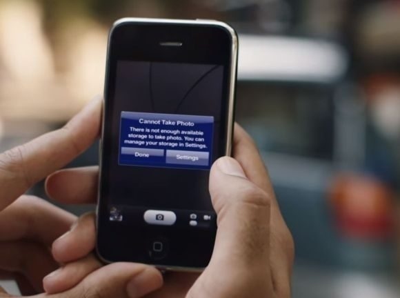 Samsung công khai “đá đểu” người mua iPhone X trong quảng cáo mới của mình