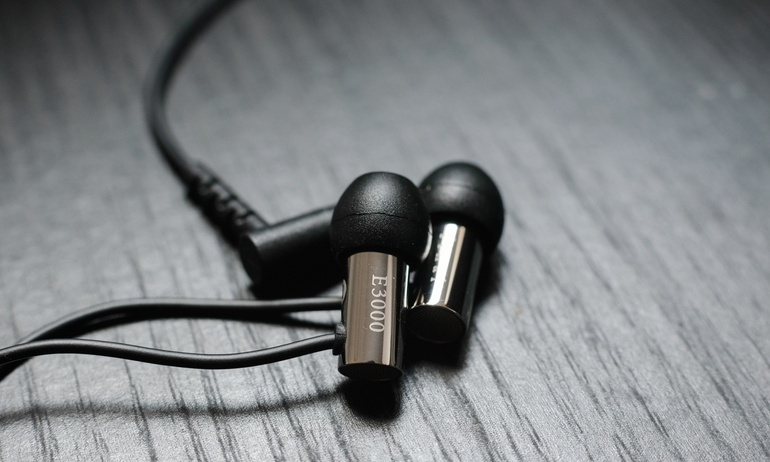 Final Audio bán ra bộ đôi tai nghe in-ear E3000 và E2000