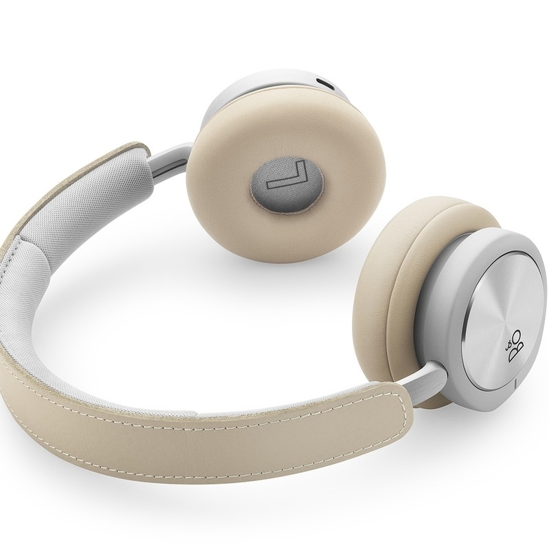 Bang & Olufsen bán ra bộ đôi tai nghe không dây đầu bảng Beoplay H8i, Beoplay H9i