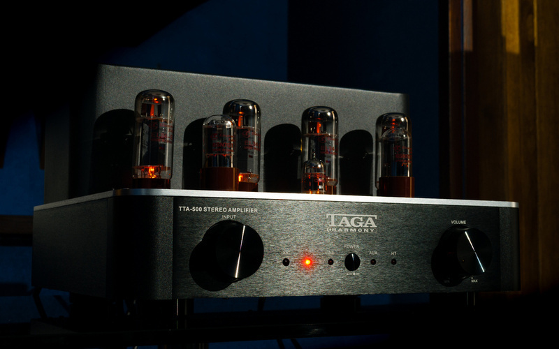 TAGA Harmony giới thiệu ampli đèn tích hợp TTA-500