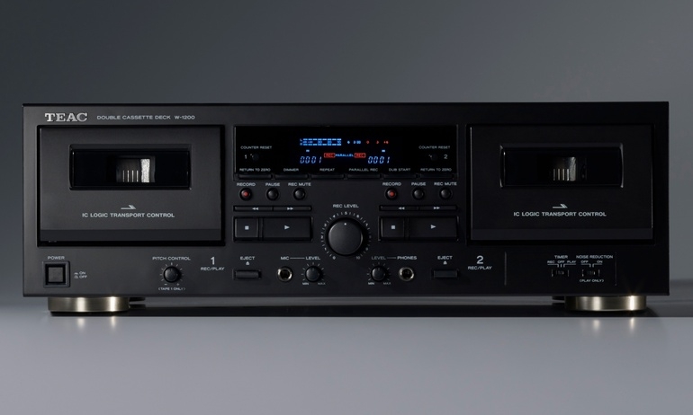 W-1200: Đầu cassette 2 cửa băng mới từ TEAC Audio